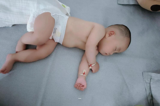 娄底宝宝突然很多眼屎